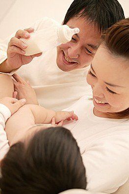 新妈须知勿强行摇醒宝宝喂奶